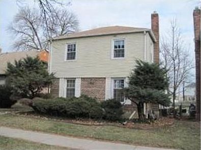 1st image of 821 Bristol Ave