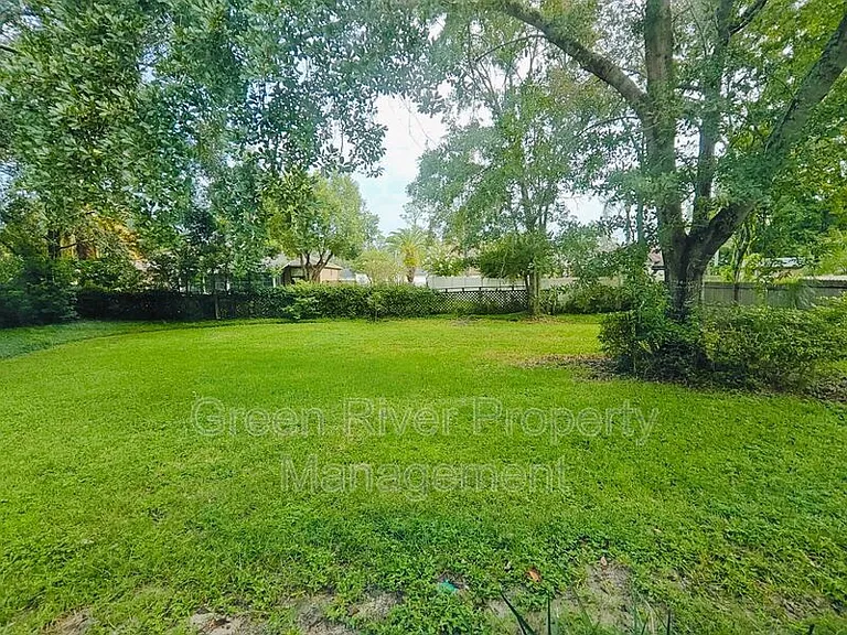 1845 Weston Cir — Photo 36