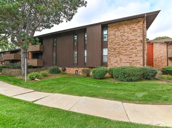 7003 N Green Bay AVENUE #A, Glendale, WI 53209