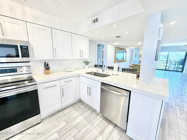 3170 N Atlantic Ave #708 — Photo 9