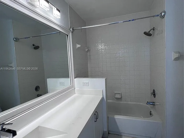 109 Gables Blvd — Photo 9
