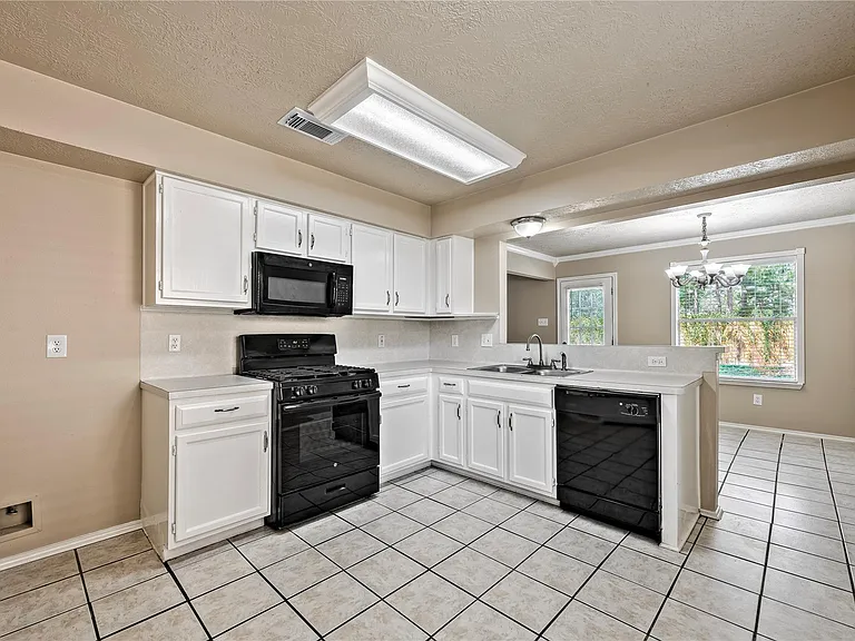 2627 Autumn Springs Ln — Photo 8