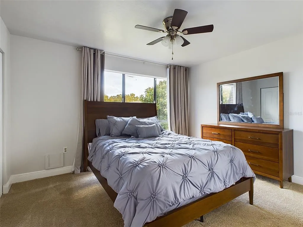2 bed, 1.5 bath, 1158 sqft, $1,700 — Photo 3