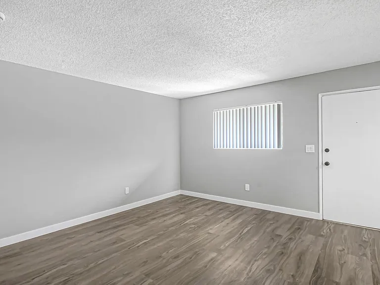 8919 Mango Ave — Photo 9