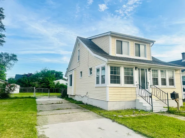 7372 Dale Ave, Center Line, MI 48015