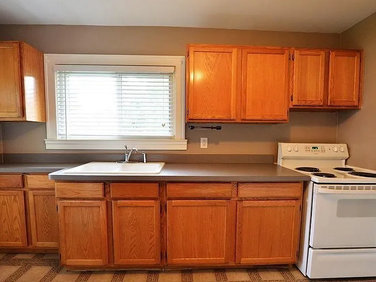 205 S Maple Ave — Photo 10