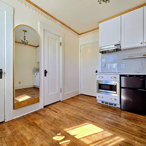 50 N Oak St Photo 1