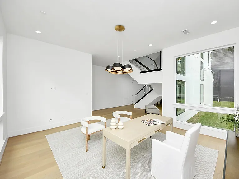 2232 Swift Blvd — Photo 5