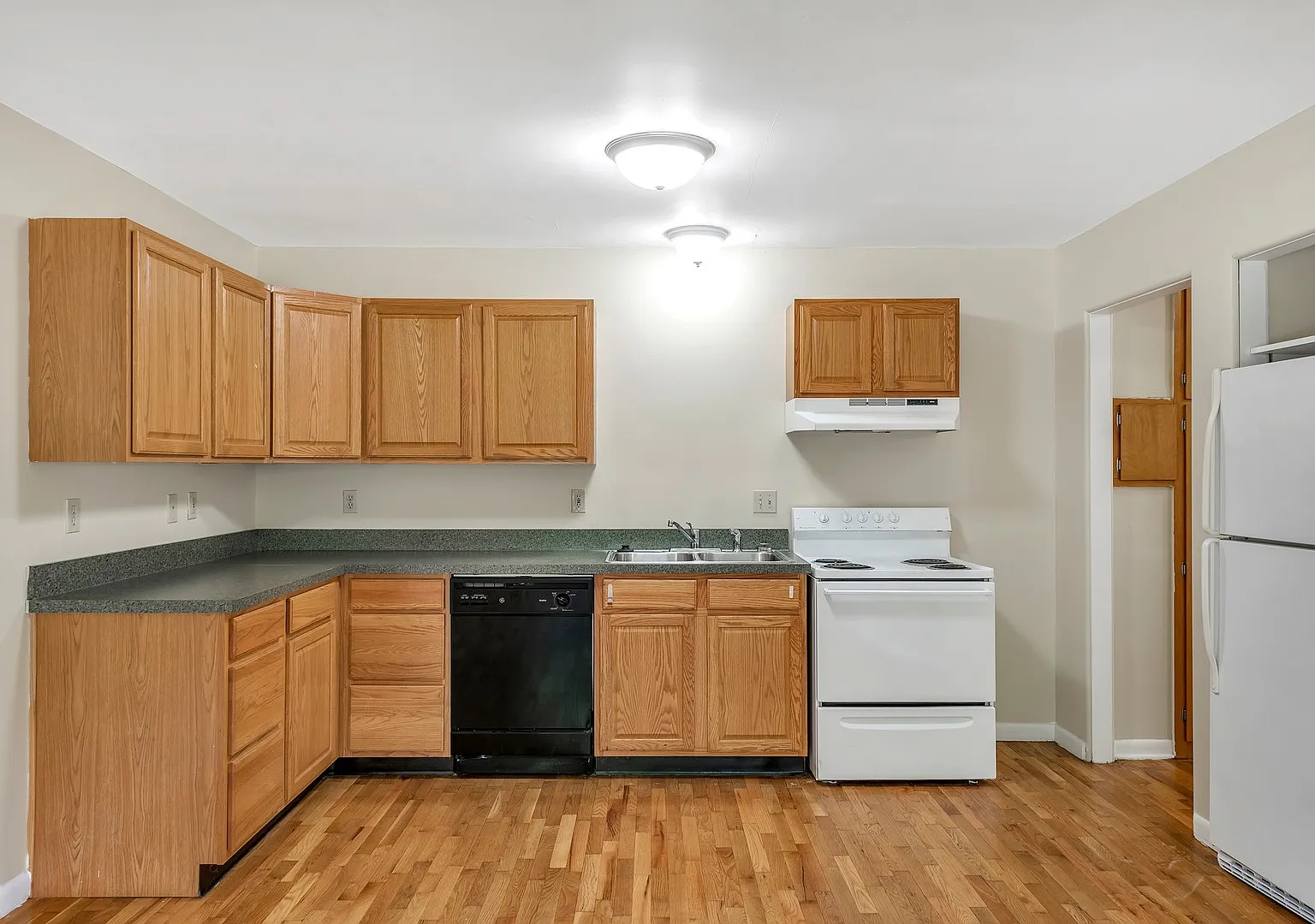 Old Canton Lane (Hodge Apartments, LLC) — Photo 1