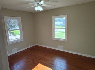 1027 N Bruns Ln, Springfield, IL 62702