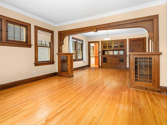 5th image of 4028 21st Ave S