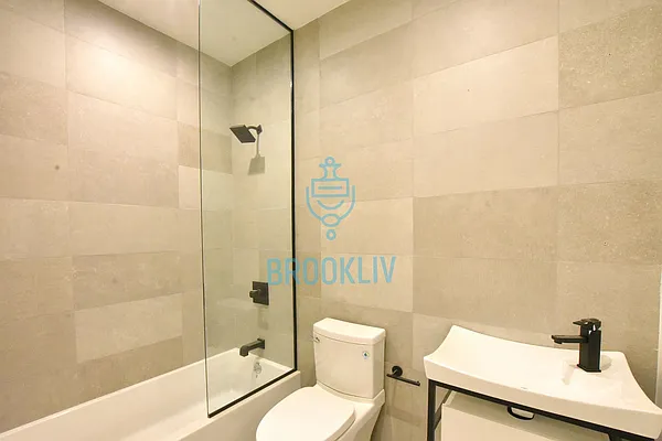 Rented by null | media 6