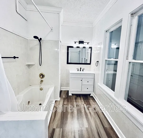 235 7th Ave N #2 — Photo 11