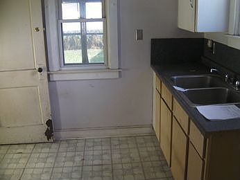 2nd image of 237 Richter St