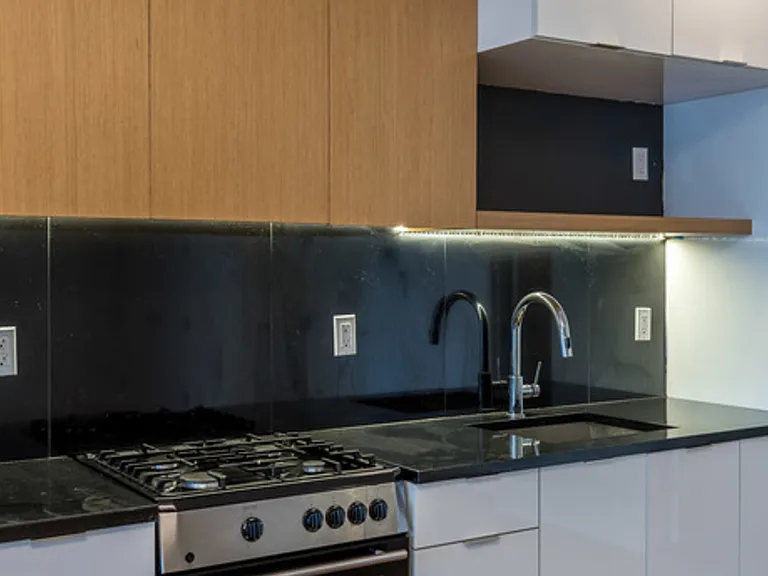 822 Saint Johns Pl #3F — Photo 3