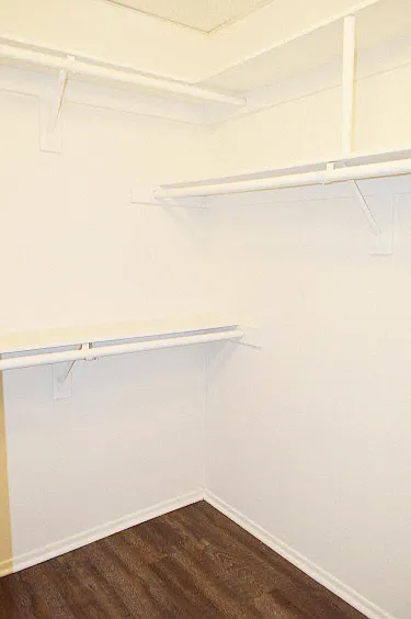 Parc Pointe Apartments — Photo 13