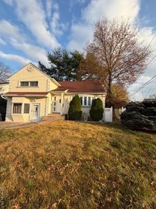 561 Woodbury Road, Plainview, NY, 11803