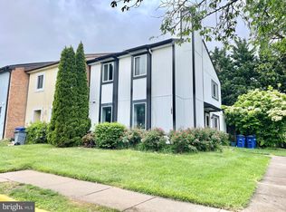 1009 Kings Ct, Herndon, VA 20170