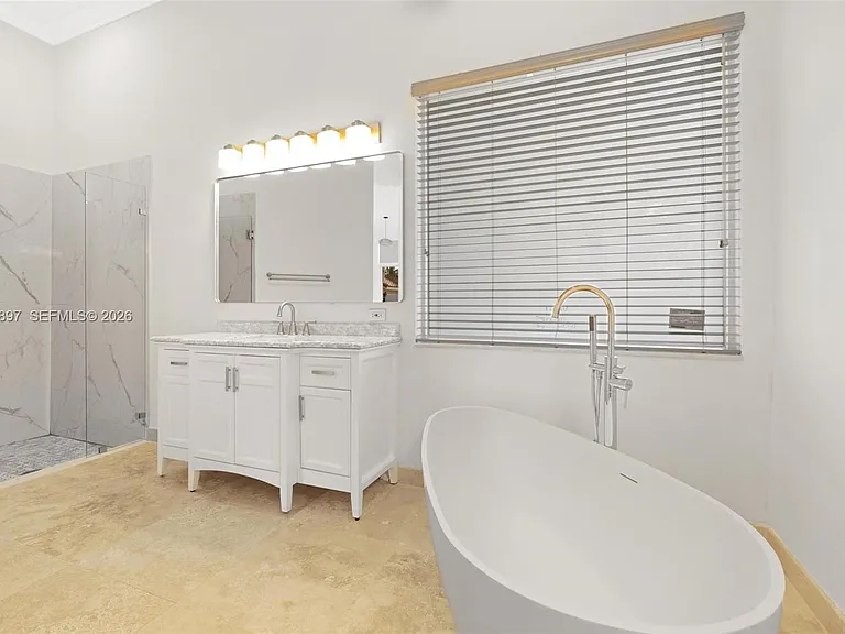 1666 Victoria Pointe Cir — Photo 51