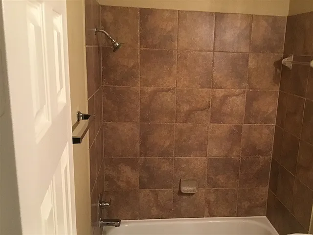 2411 Morgan Ridge Ln — Photo 13