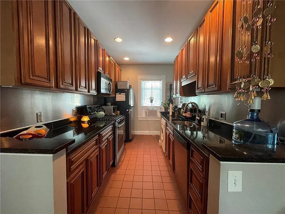 3 Bay View Ave #5