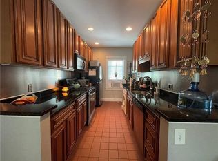 3 Bay View Ave #5, Bristol, RI 02809