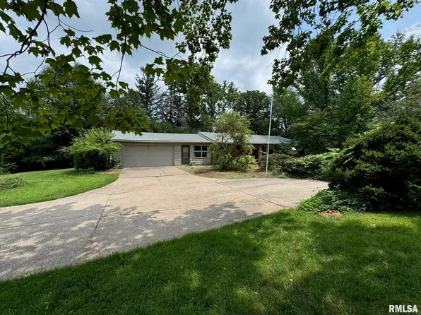2505 W 3rd St, Coal Valley, IL 61240
