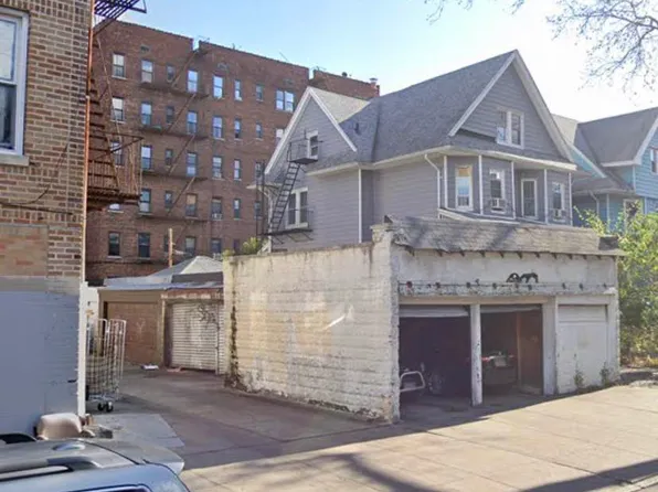 1602 Avenue H image 5 of 8