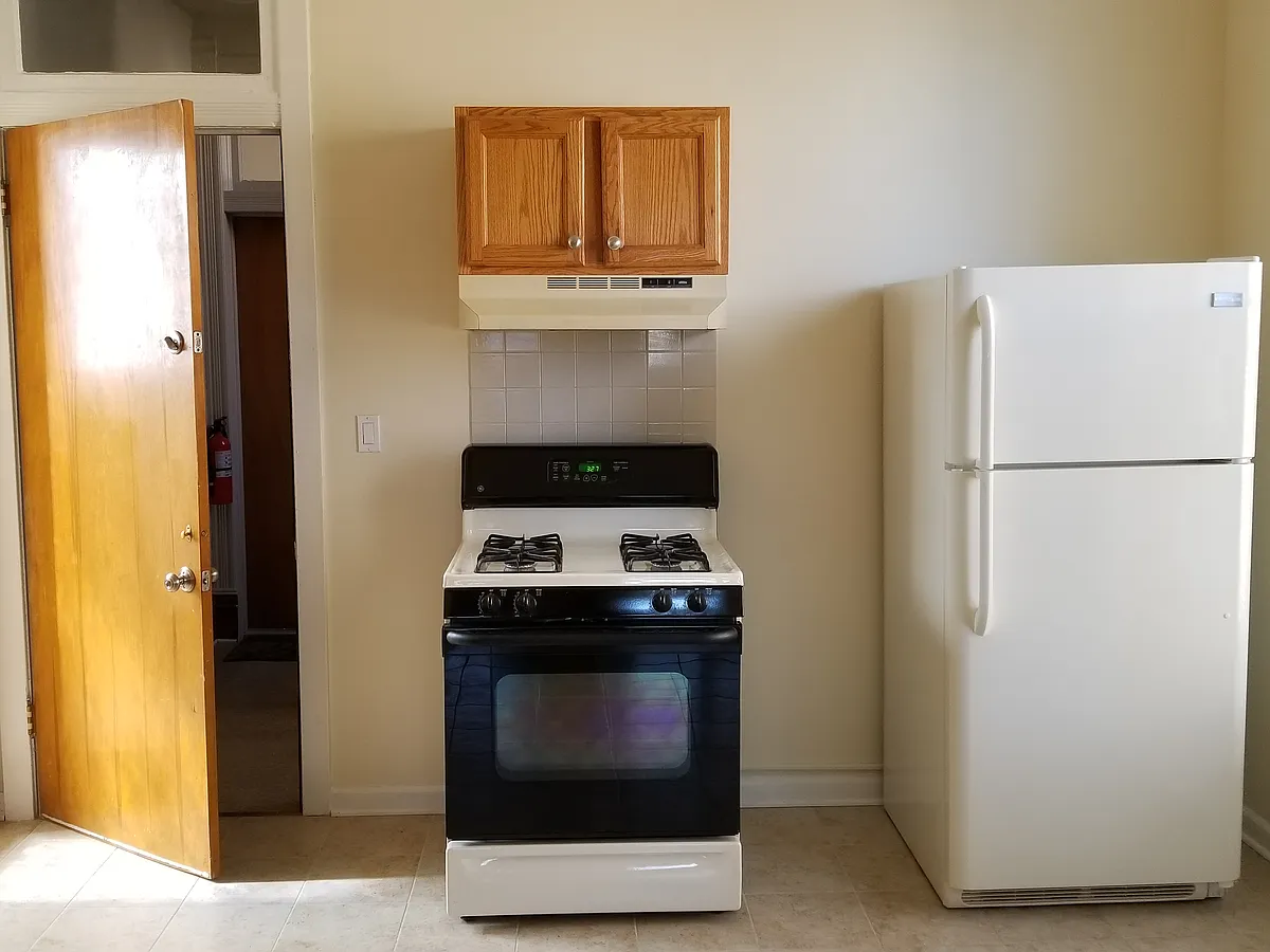 Building Photo - 1343 W Grand Ave #2