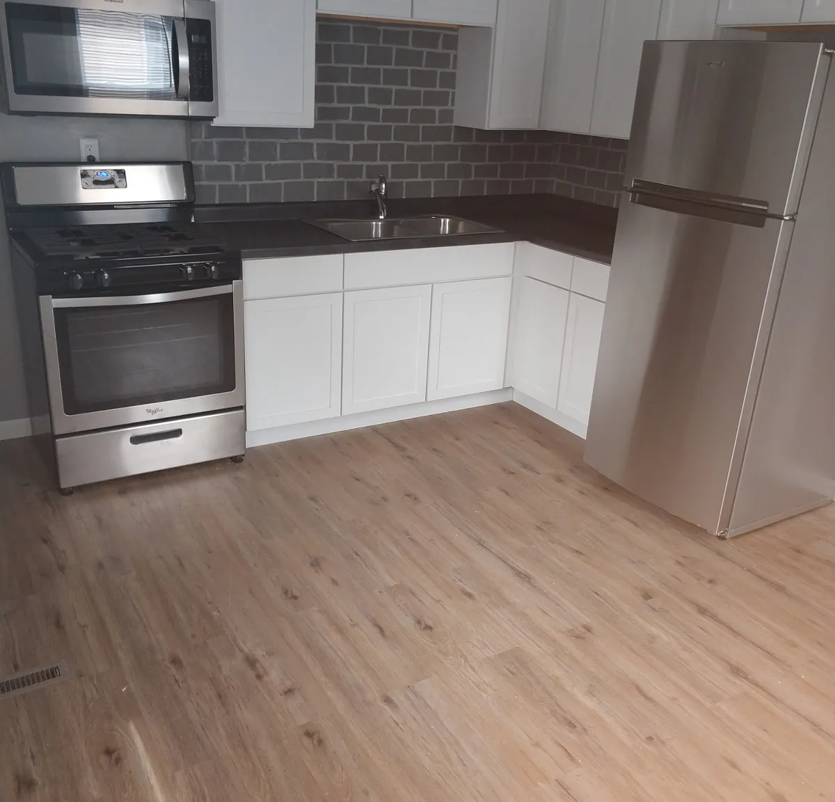 1807 Southwood Drive - 1 — Photo 2