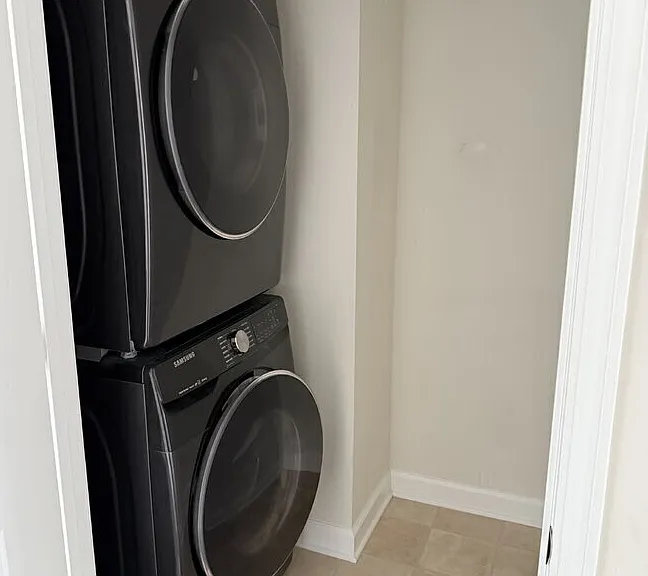 515 John Adams Dr — Photo 15