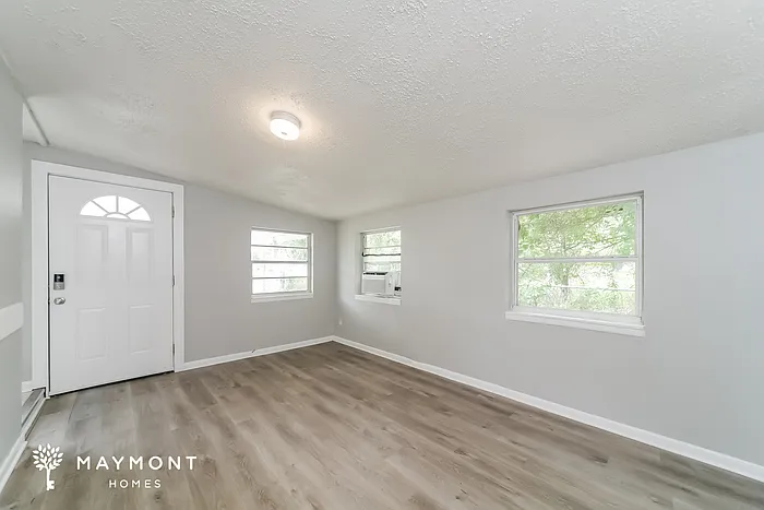 3823 Avenue J NW — Photo 3