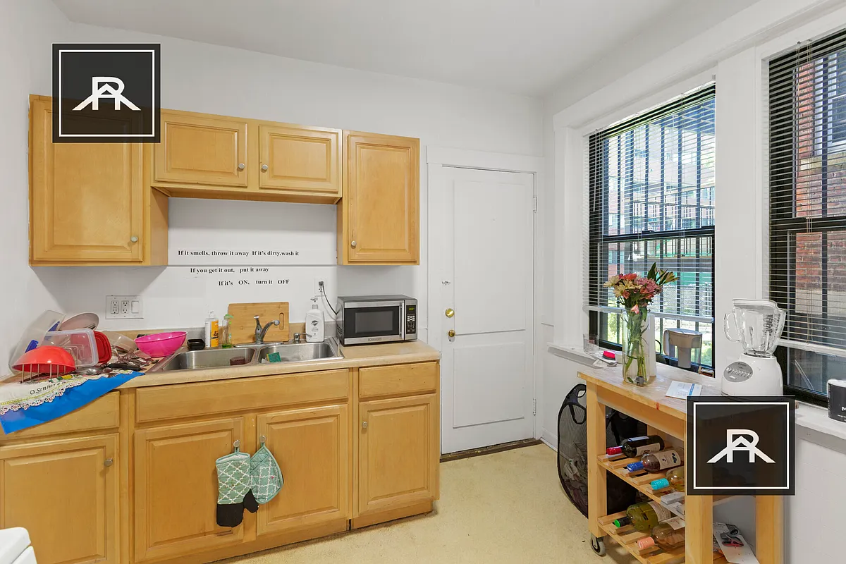 Building Photo - 1464 Commonwealth Ave #2