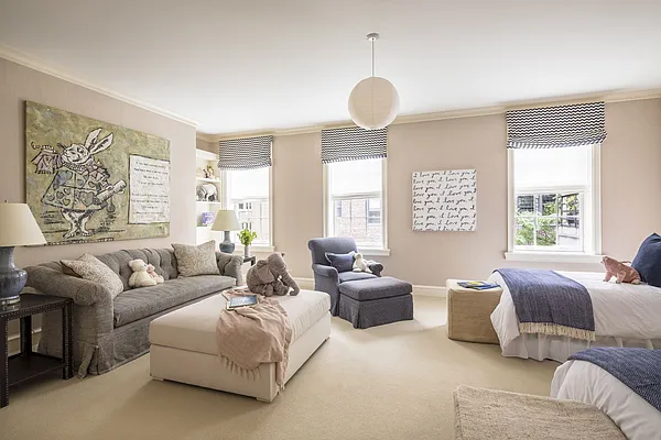 Sold by Compass | media 9