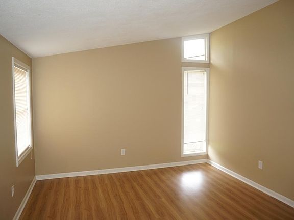 5th image of 5045 Southington Ave