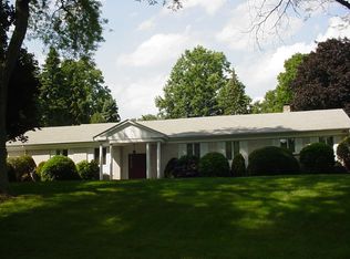 21 Meadowmere Rd, Stratford, CT 06614