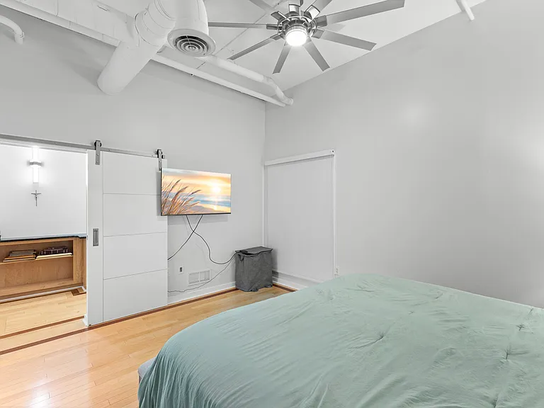 175 2nd St S #916 — Photo 4