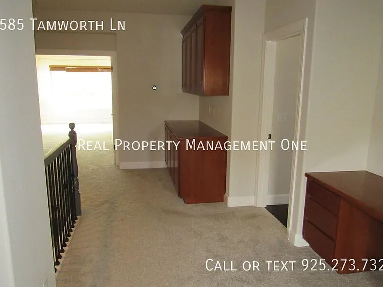 2585 Tamworth Ln — Photo 28