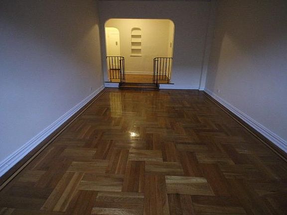 4th image of 2707 Creston Ave APT 3C