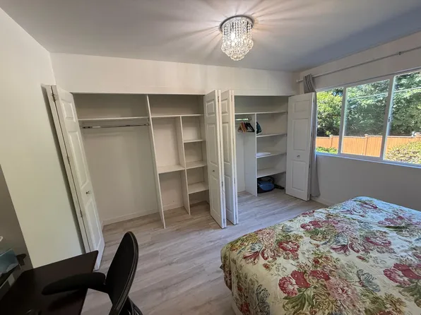 (undisclosed Address), West Vancouver, BC V7V 4A8