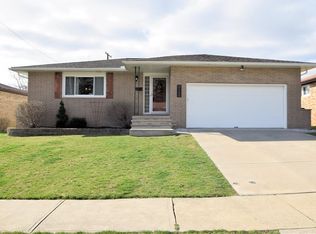 3161 Woodlawn Dr, Parma, OH