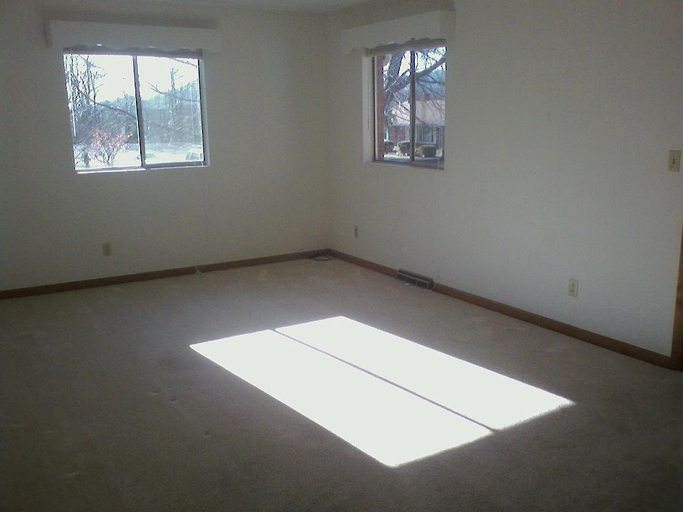 2nd image of 826A Stroupe Cir