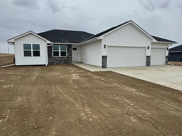 510 Maple St, Laurel, NE 68745