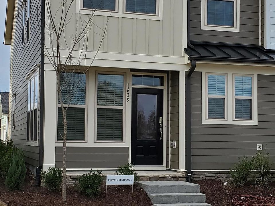1625 Mallard Trace Dr.
