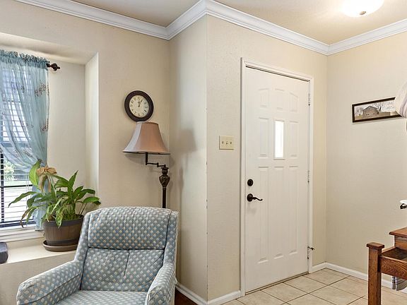 3rd image of 1090 Green Meadow St
