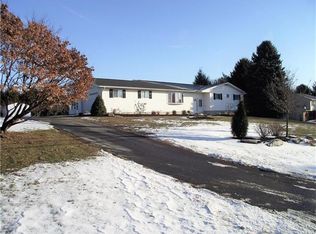 8525 Mohr Ln, Fogelsville, PA 18051