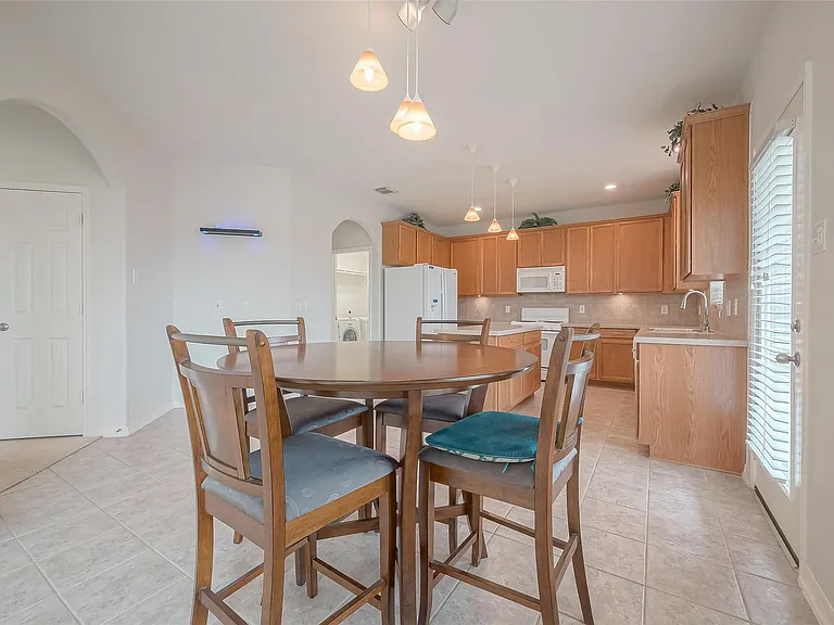 18118 Billabong Crescent Ct — Photo 13