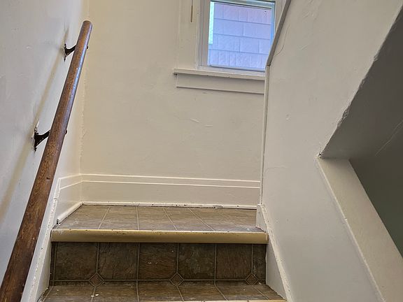 2nd image of 702 Lasalle Ave Floor 2