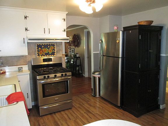 4th image of 242 Clover Pl