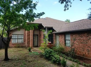 2429 Bennington Dr, Arlington, TX 76018